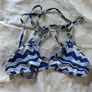 Jolyn Blue and White Chevron Printed Vent Bikini Top Size S